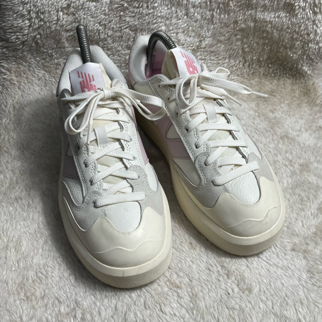Shoes / Sneakers / Sepatu Cewek NEW BALANCE CT302 White Pink size 41,5