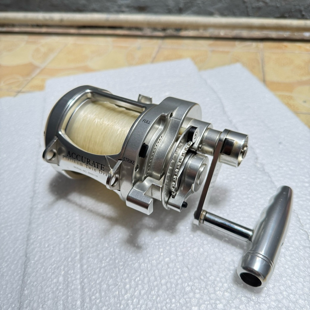 reel accurate platinum twin drag 30 original U.S.A