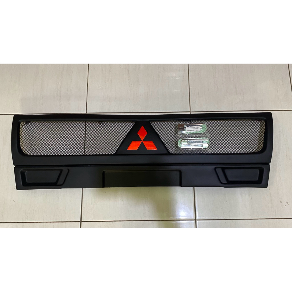 Grill mobil L300 model jaring 3 berlian + emblem FUSO