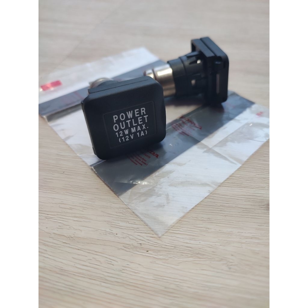 Power Outlet Rumah Charger Cas Casan Honda PCX ADV Genio BeaT Scoopy Original