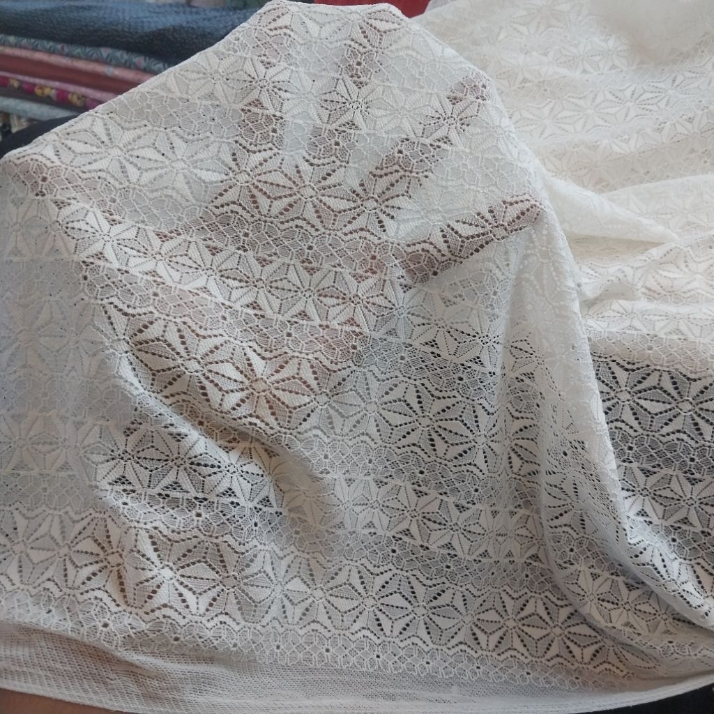 Kain/Bahan/BRUKAT STRETCH/Salur/Brukat kebaya