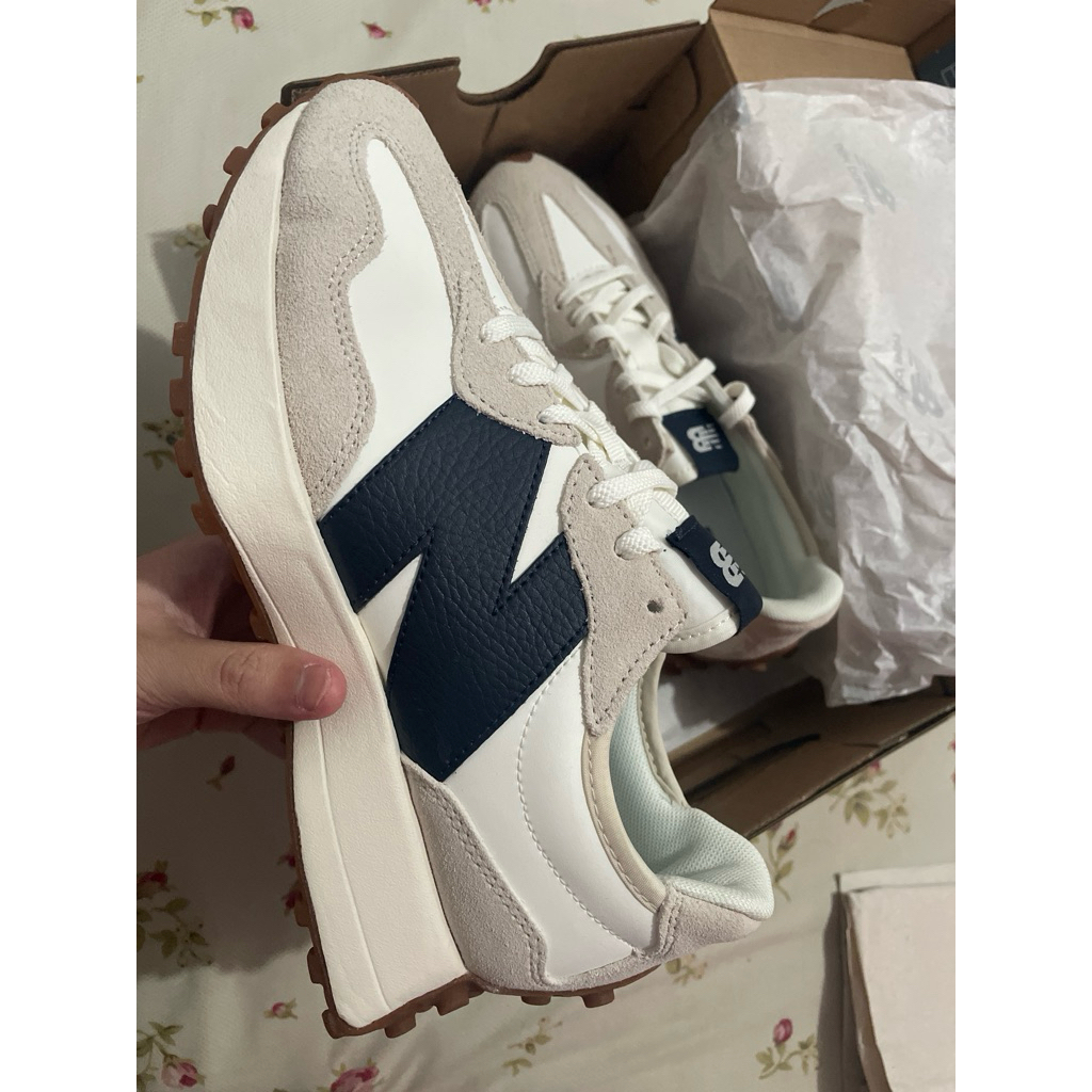 [SALE] NB 327 Women US 7