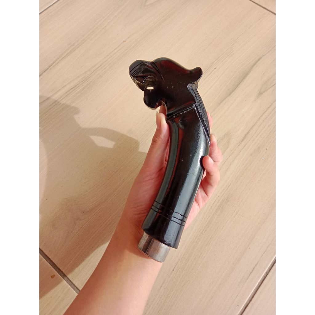 gagang golok ukir macan, ukuran sedang warna hitam