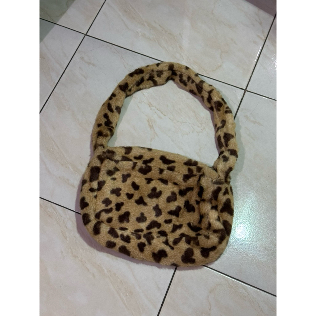 preloved - leopard fur bag