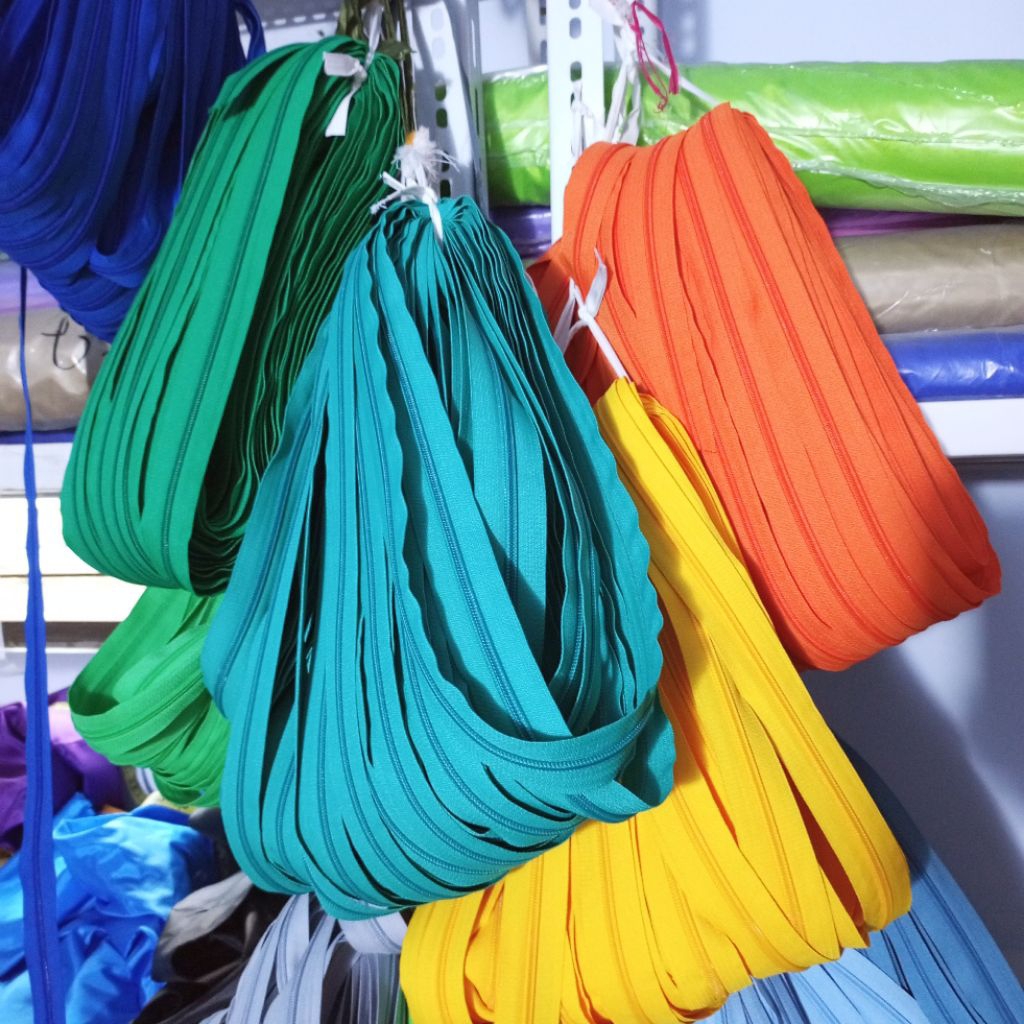 (1 meter) Daun Resleting YKK meteran no.5