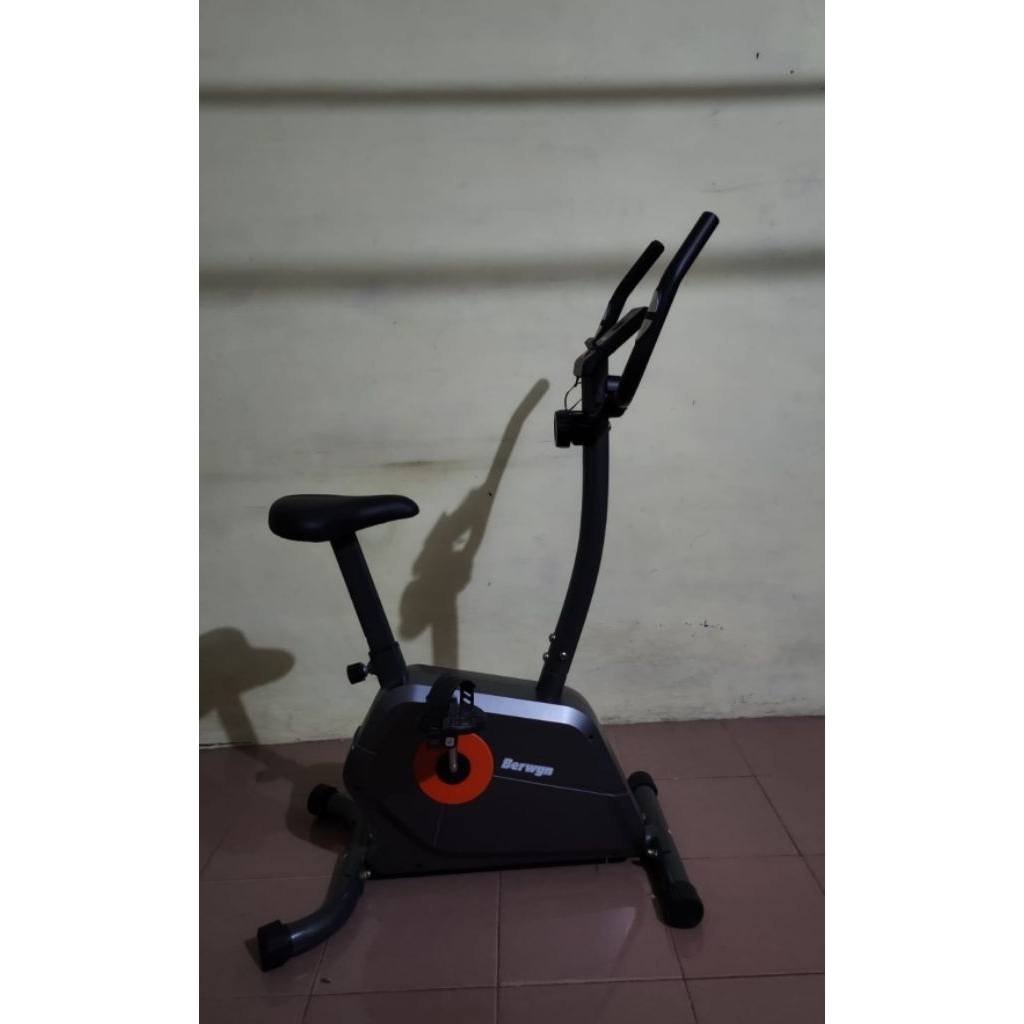 (Second )sepeda Statis Berwyn