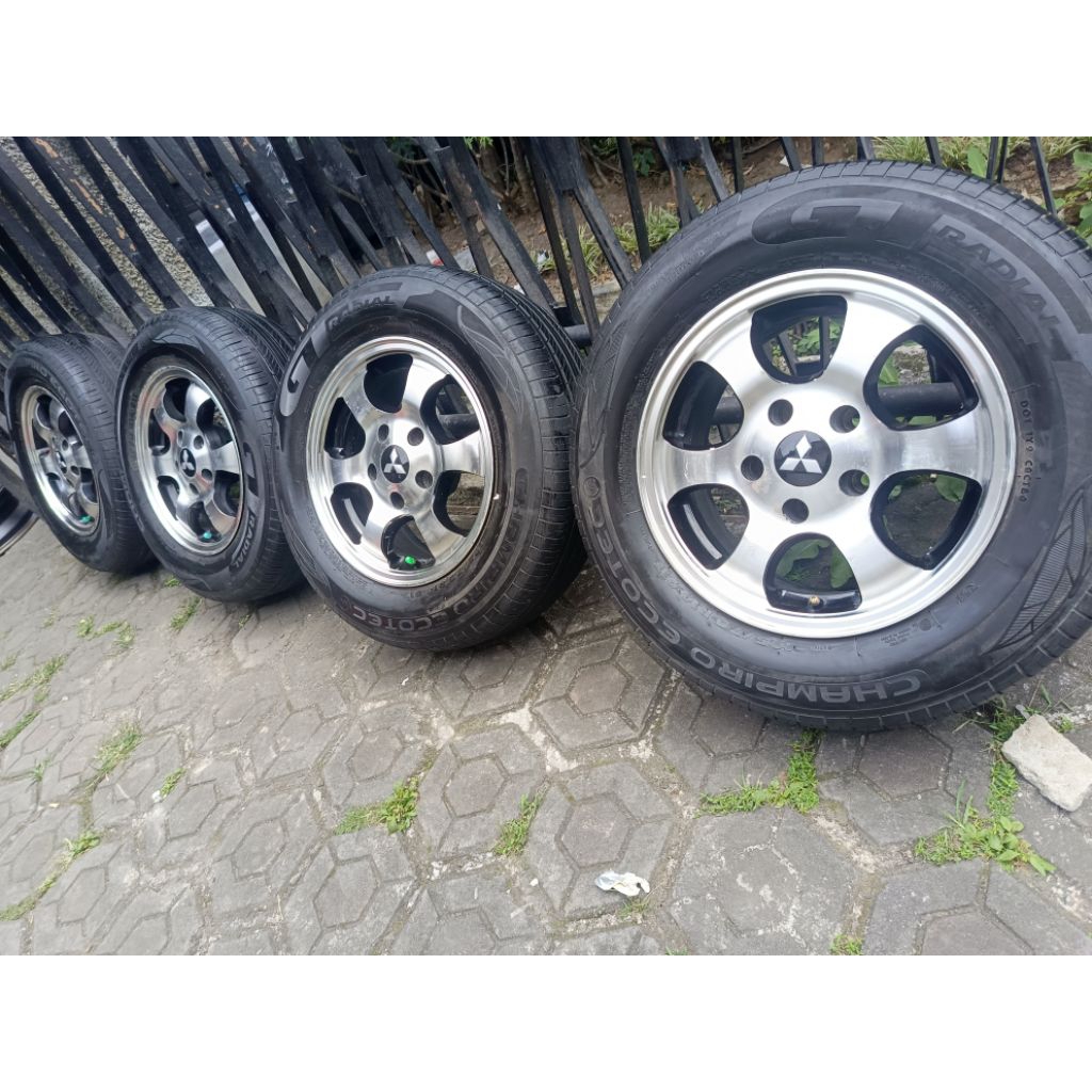 4 velg R14 PCD 5x 114+Ban 195/70 mitsubishi L300, apv innova megarry grandmax kolbak colt
