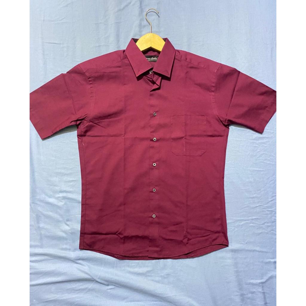 Kemeja Aaron Gale Maroon