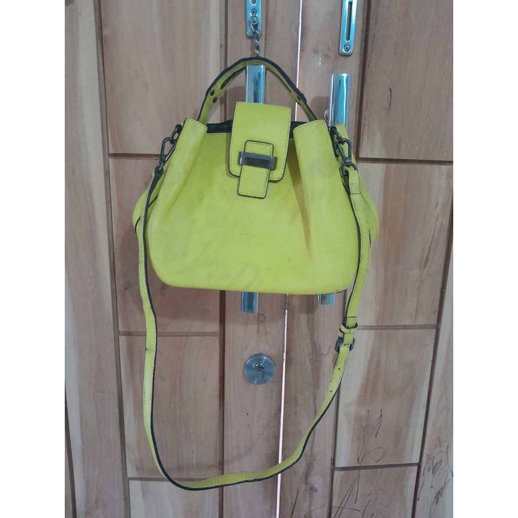 tas selempang della stella