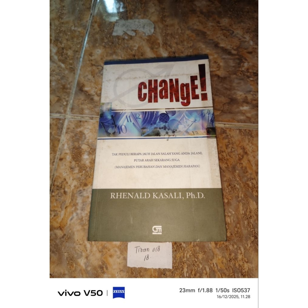Buku Change by Rhenald