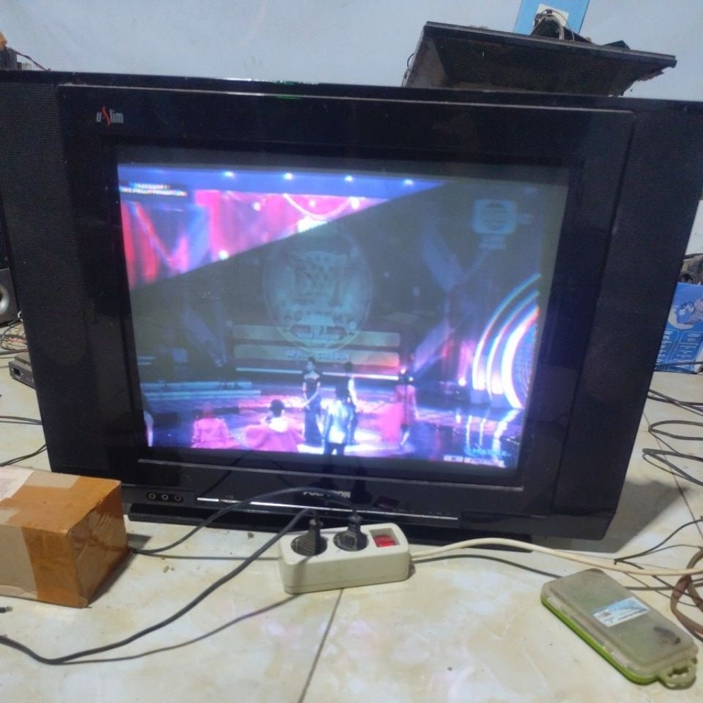 Mesin TV Polytron Slim 21 Inch Minus
