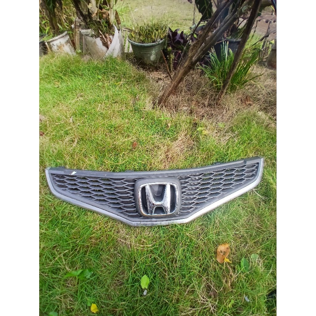 Grill Grille Gril Honda Jazz RS 2010-2011 Original Copotan
