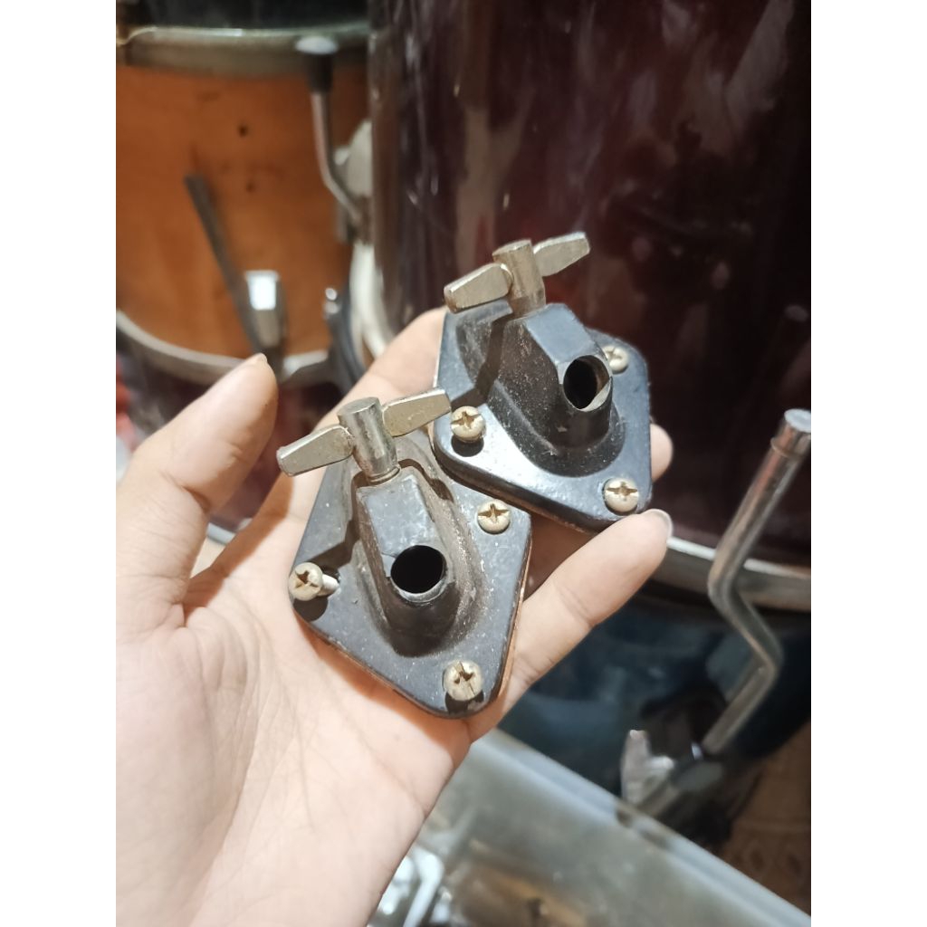 bracket kaki bass drum rolling