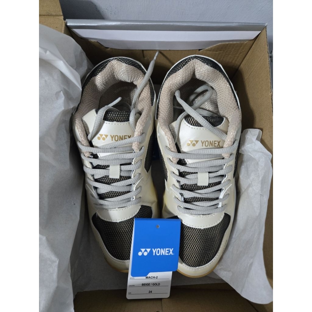 SEPATU YONEX BADMINTON TENIS PADEL