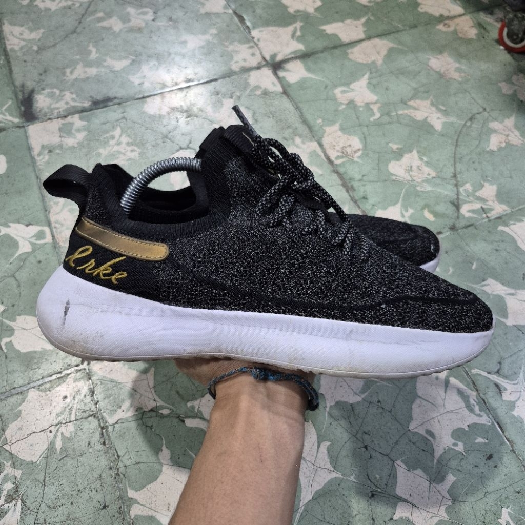 Sepatu Erke Pria(41)