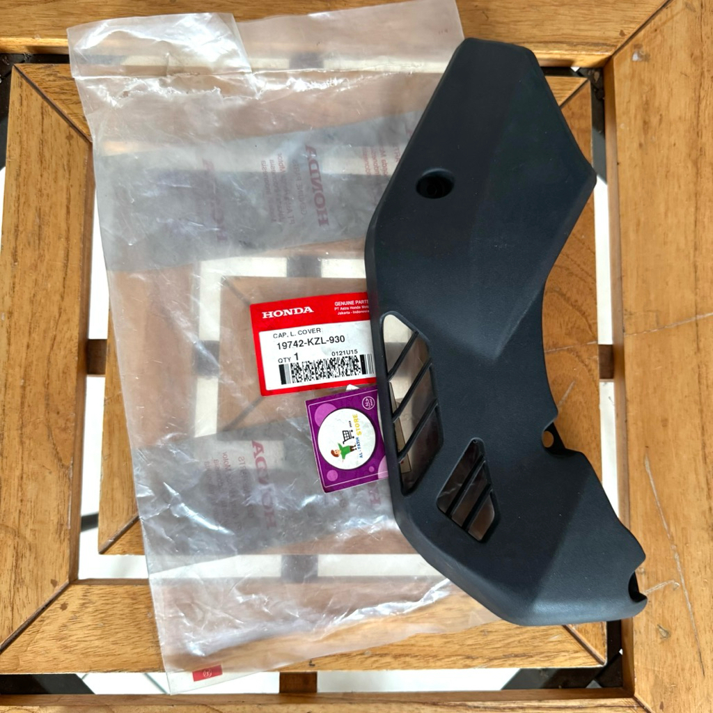 Cap L Cover Mesin Kiri Bak CVT Luar Spacy Karbu FI Original AHM 19742-KZL-930
