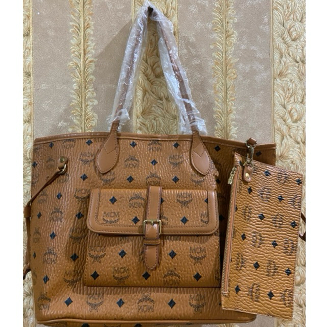 MCM tote bag fashion wanita