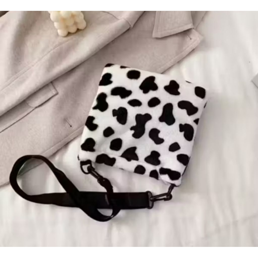 Tas selempang cowze wanita motif sapi tas bulu tas seldmpang mini motif sapi