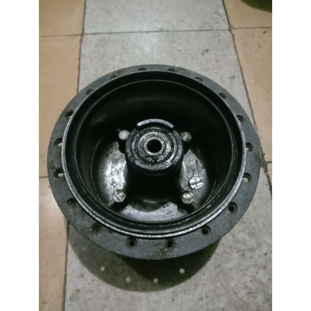 Tromol Depan Suzuki A100 Original