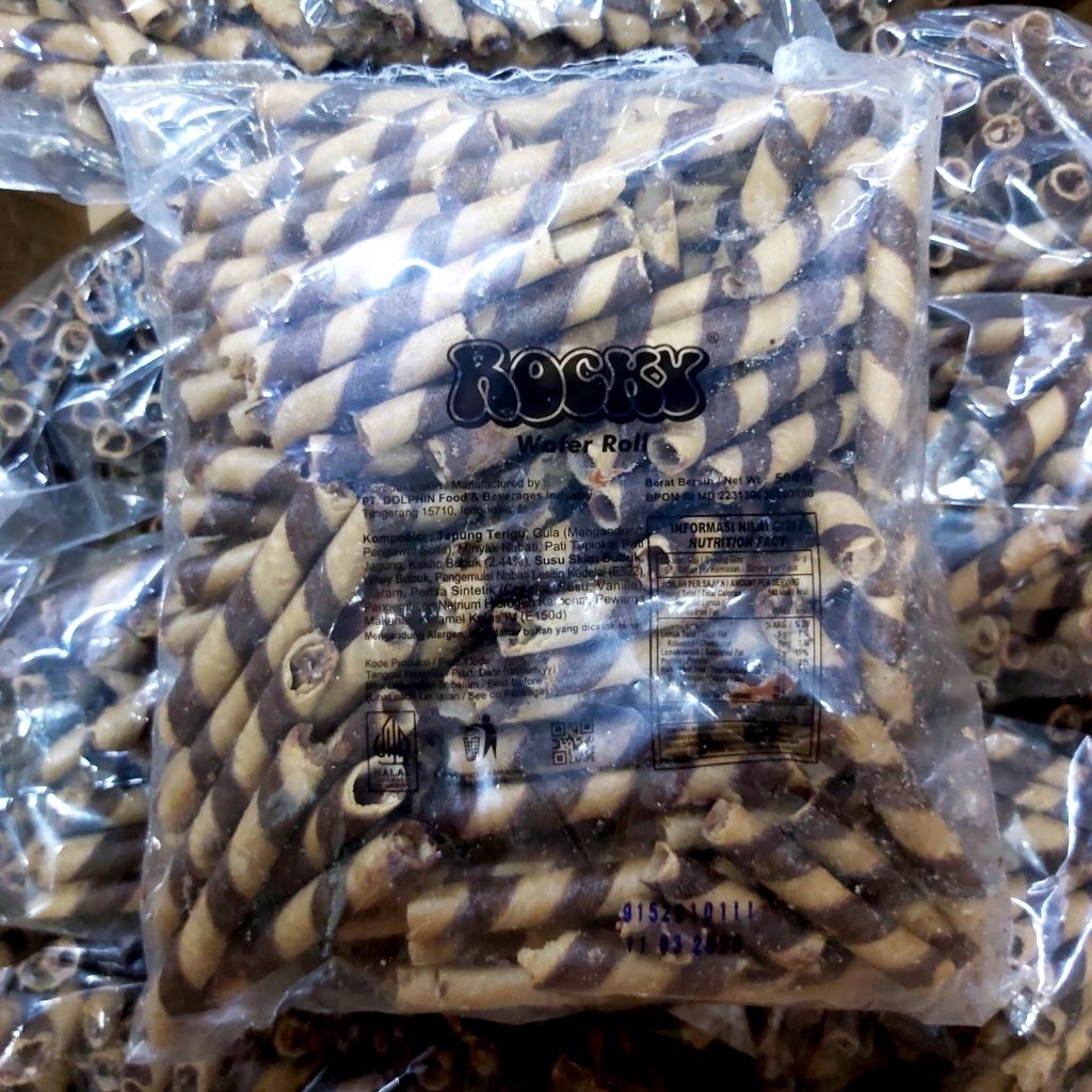 Astor Patahan Cho Cho Rocky Chocolate Stick Wafer Rolls Renyah 500gr Dolpin Food