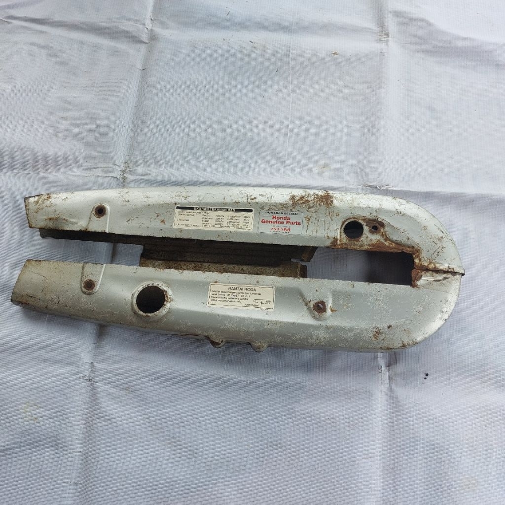 COVER TUTUP KATENGKAS RANTAI RANTE HONDA KARISMA SUPRA 125 OLD ORIGINAL