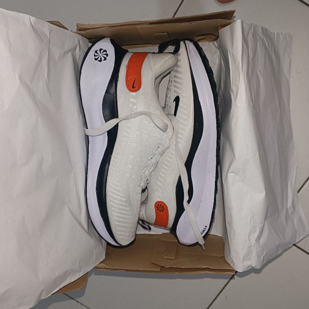 sepatu running Nike*