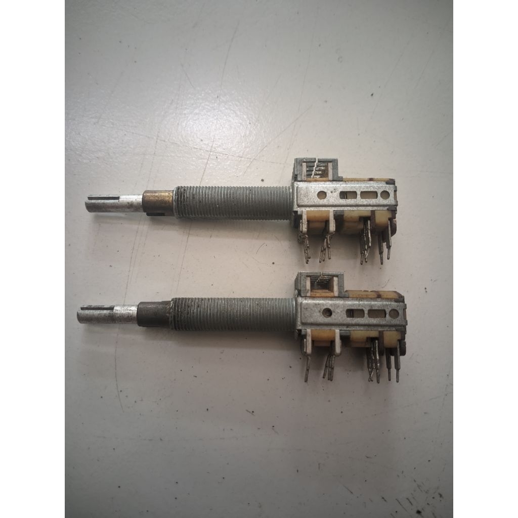 Potensio Meter Audio Mobil Ganda (doubel) 40 Ohm + Knob Ganda