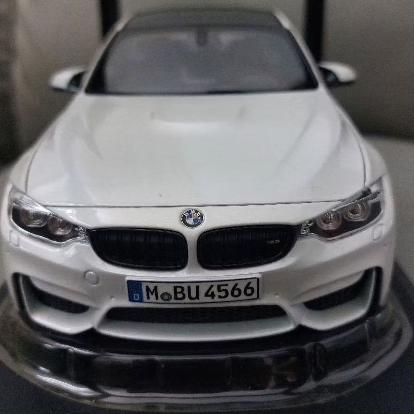 BMW M3 White 1:18 Diecast Original BMW