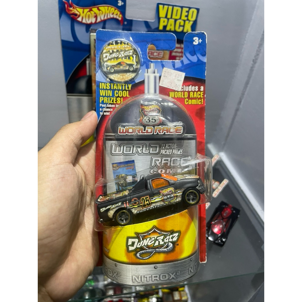 Hot Wheels World Race Highway 35 Take all 4Pcs