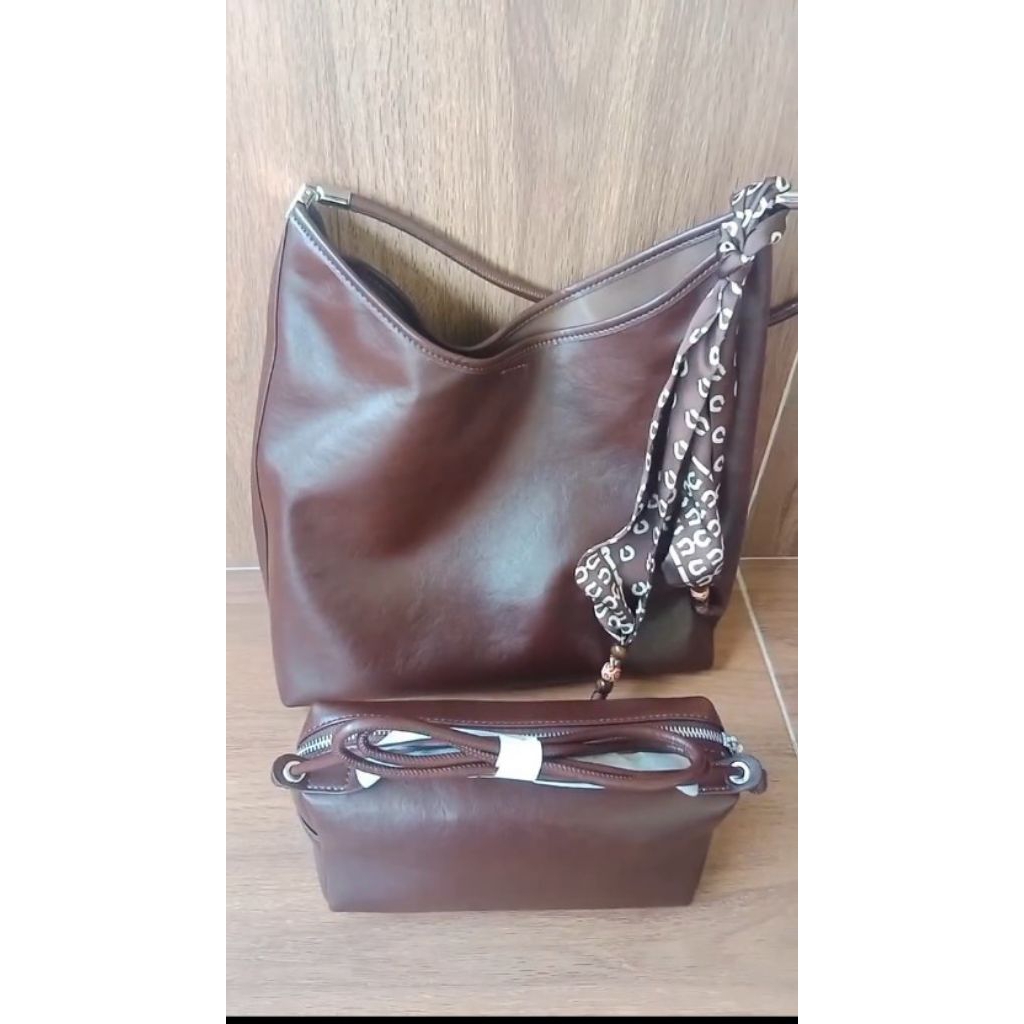 Tas wanita premium free pouch