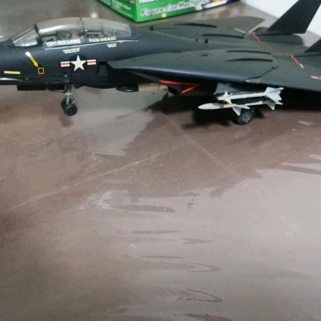 Model kit Pesawat Top gun besar