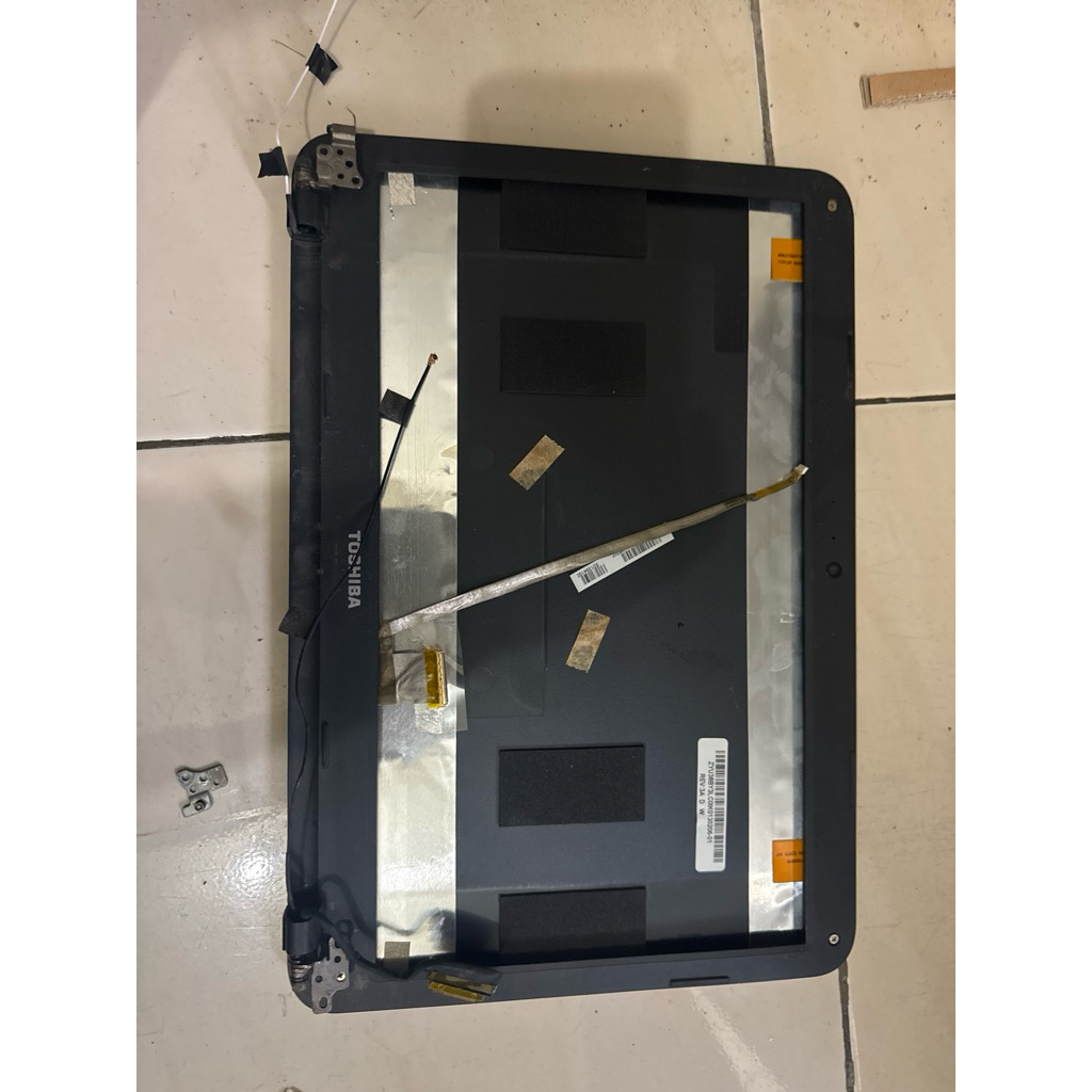 casing layar toshiba C800
