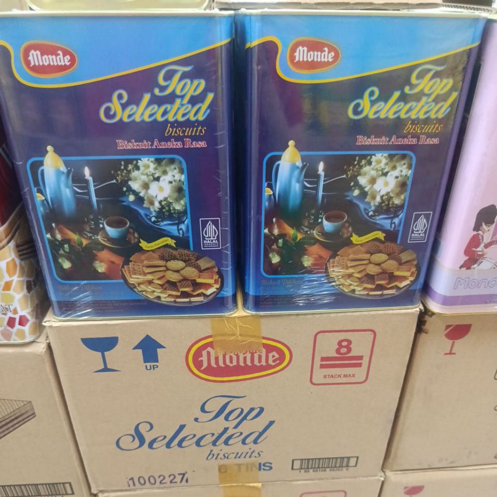 monde kaleng besar top selected biscuits 1050gr