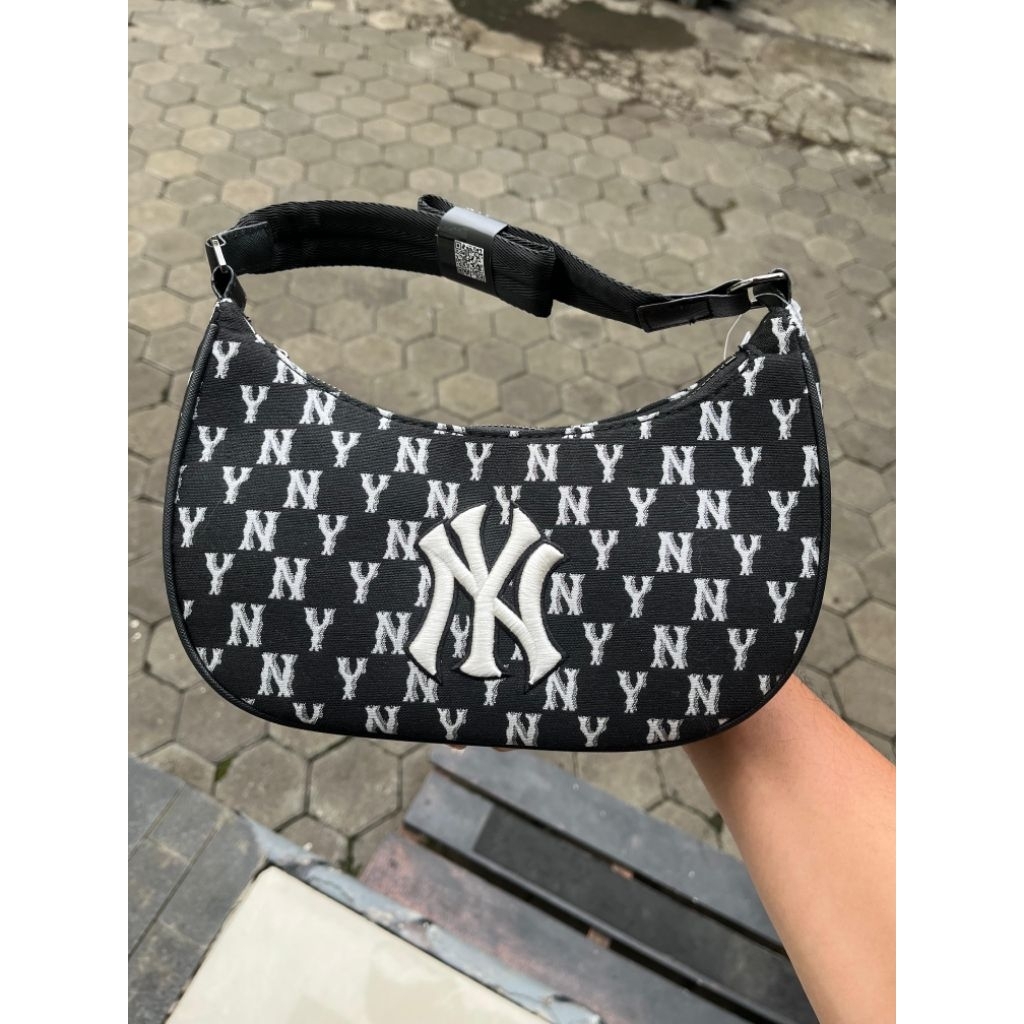 Tas shouler bag MLB NY Yankees Hobo Jacquard monogram Original gajadi pake