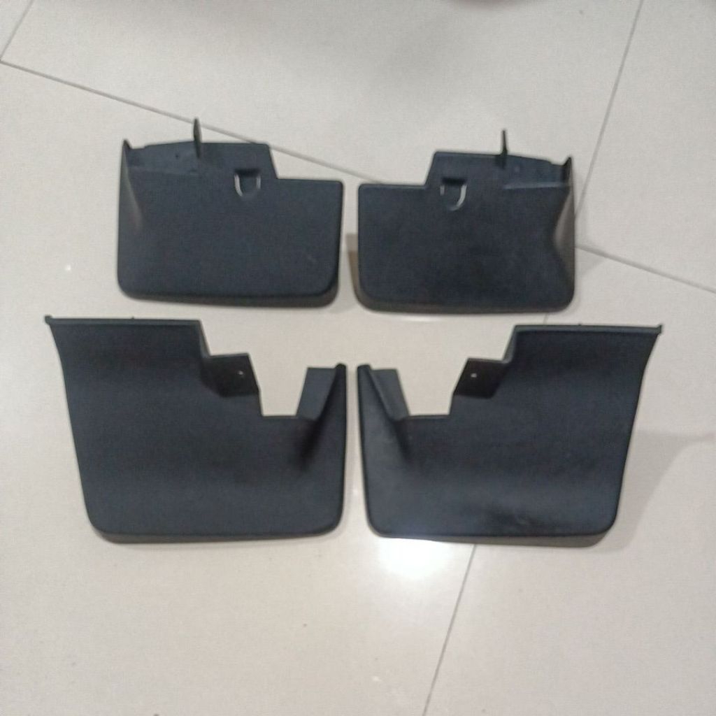 Mud guard karpet lumpur Suzuki APV Original