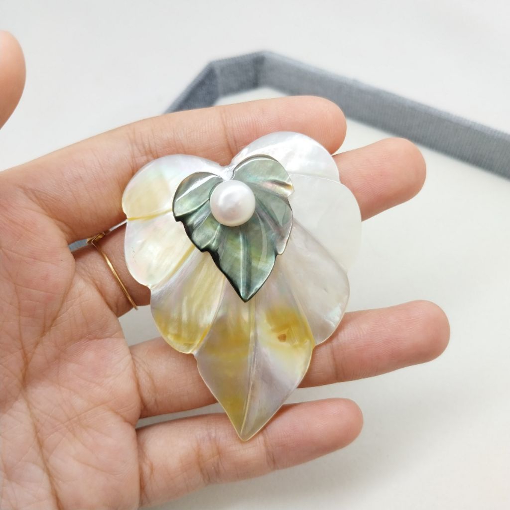 Citra Mutiara Lombok - Bros Mutiara Kerang Ukir Asli Handmade dari Lombok