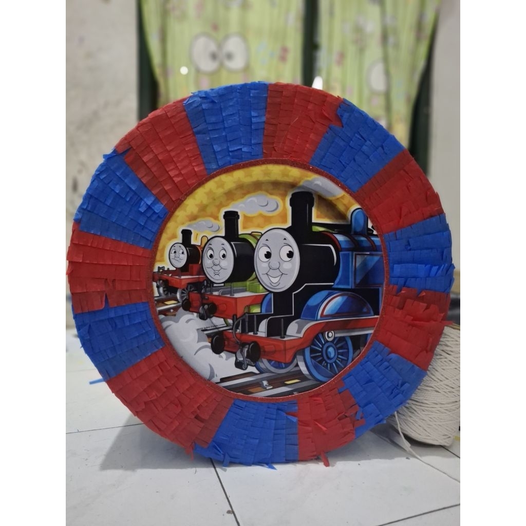 pinata Bulat thomas and friend