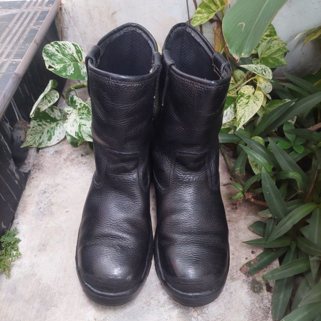 sepatu boots second krusher size 42(27cm)