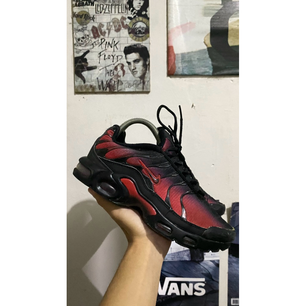 nike tn airmax plus - bred gradient
