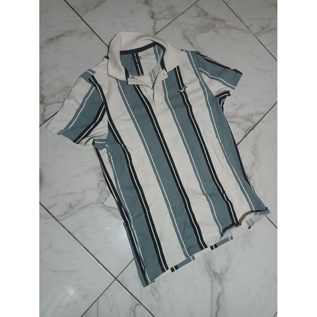 kaos kerah HOLLISTER