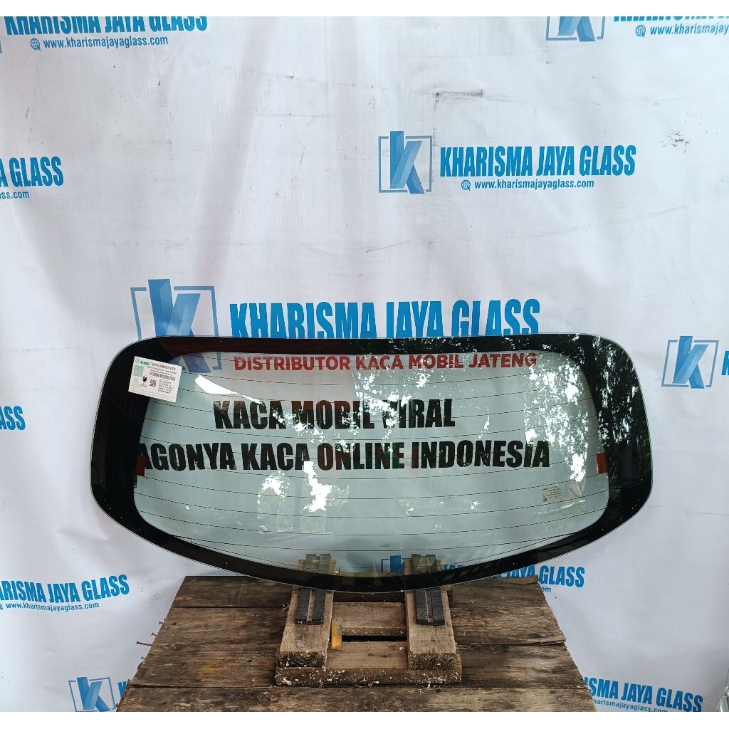 KACA BELAKANG NISSAN MARCH