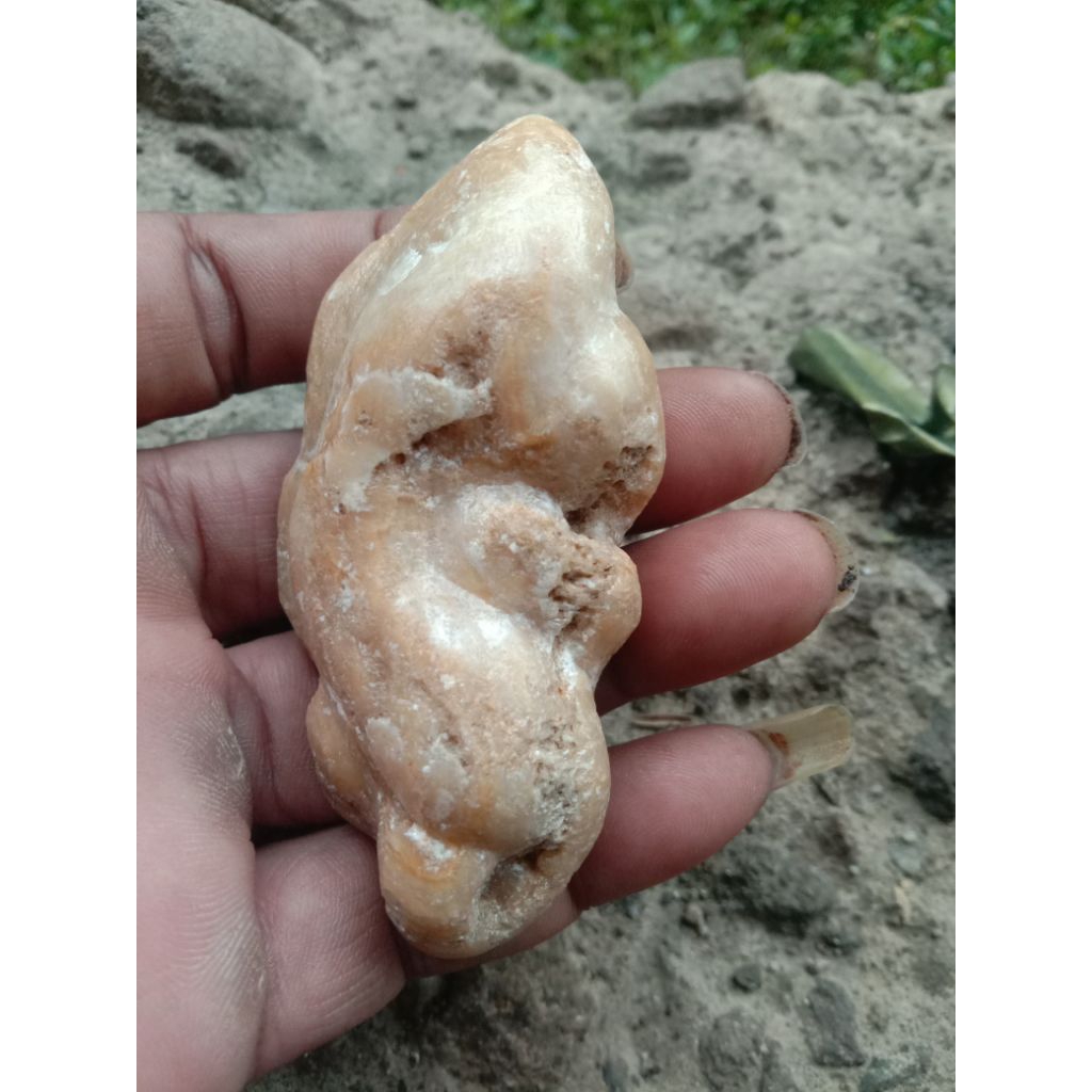 batu bermotif unik