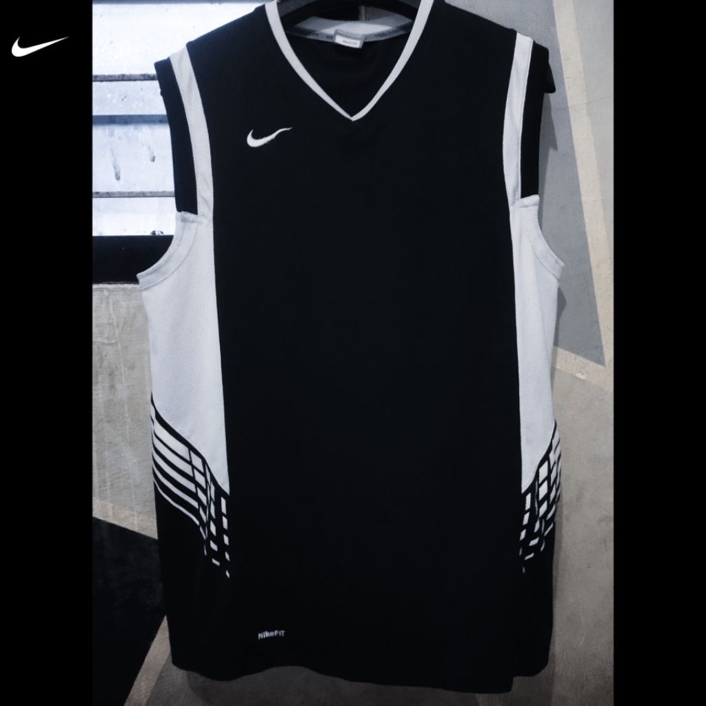 KAOS NIKE VNECK LEKBONG BASKETBALL