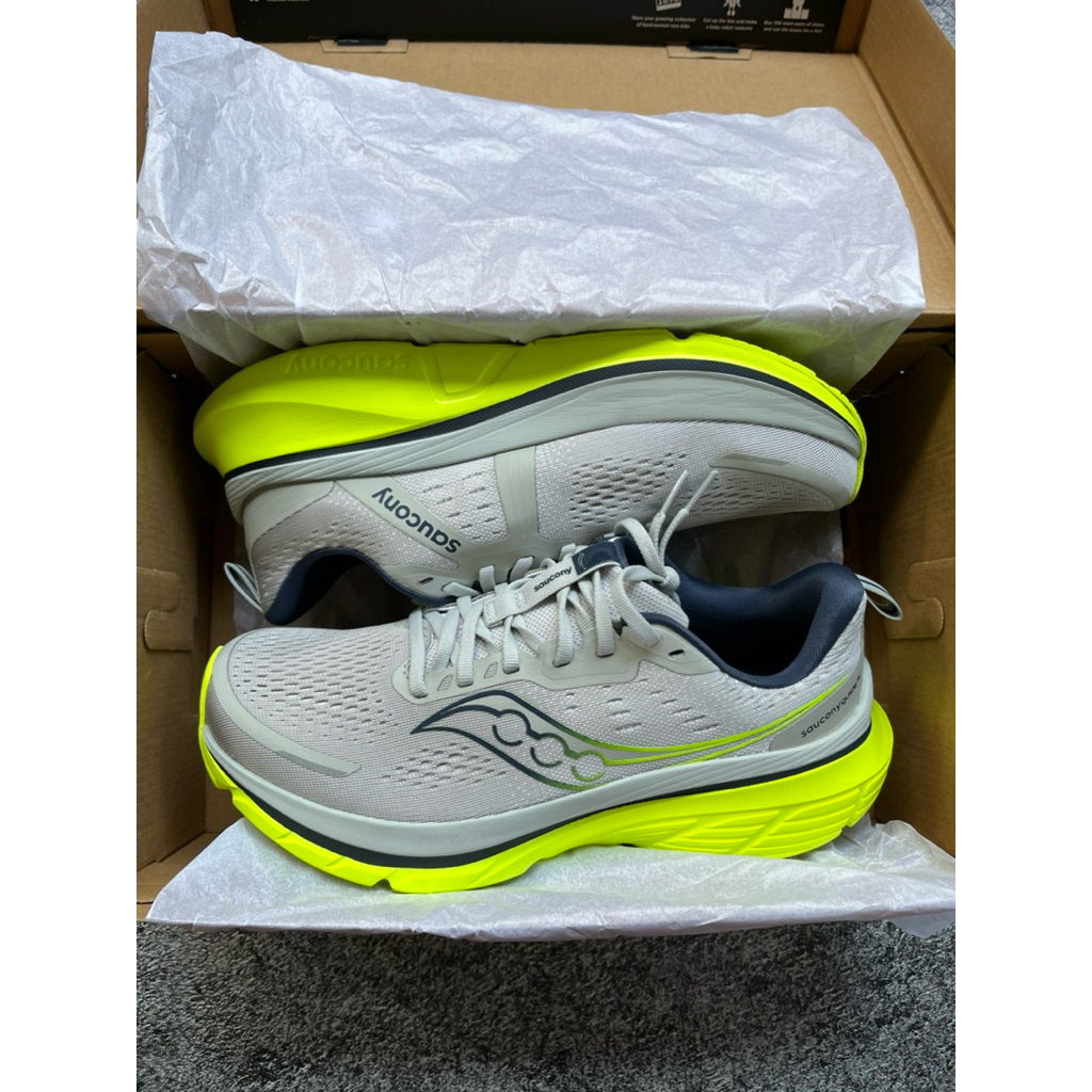 SIZE 42,5 - SAUCONY GUIDE 18