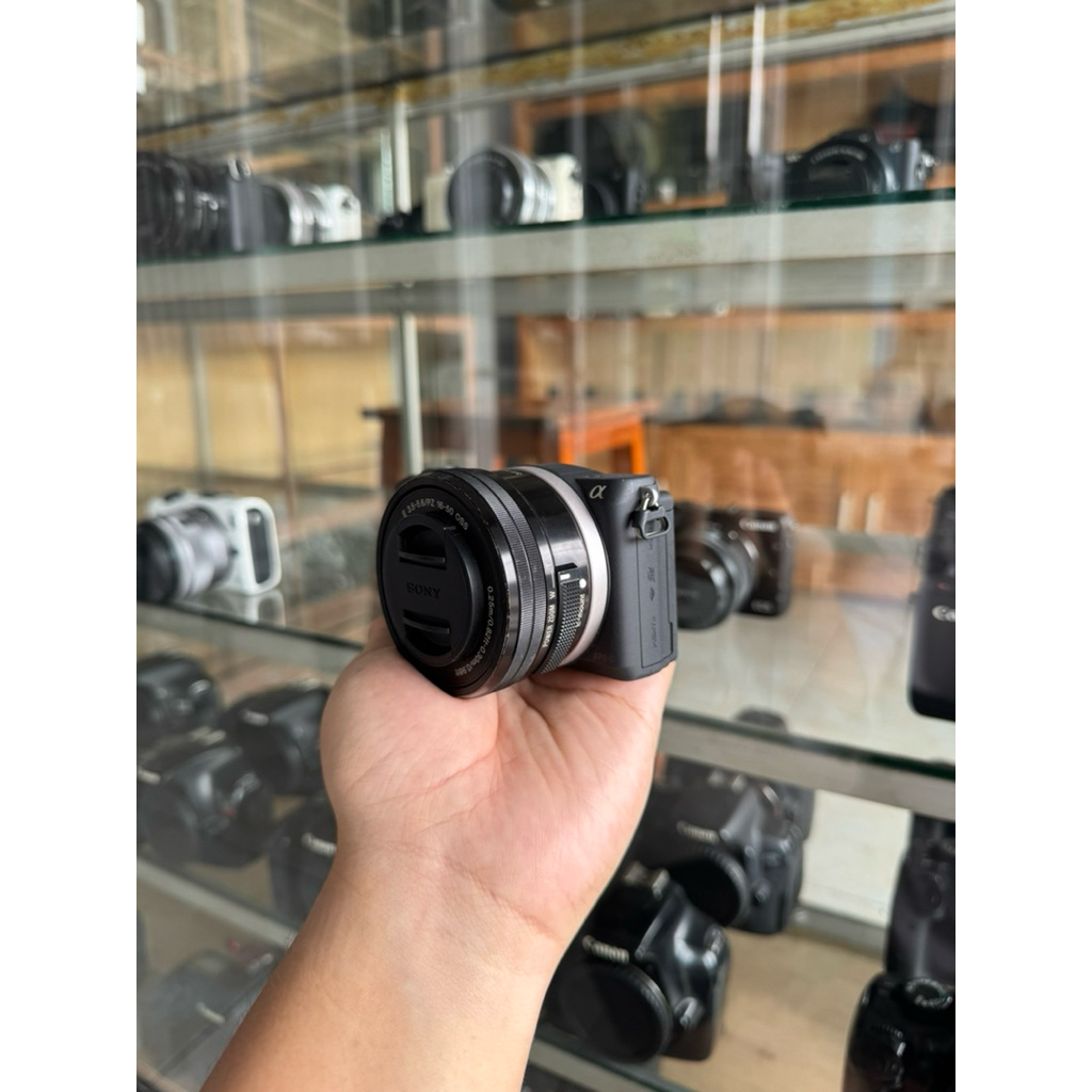 [KAMERA MIRRORLESS] SONY A5000 MULUS SECOND BERGARANSI ORIGINAL