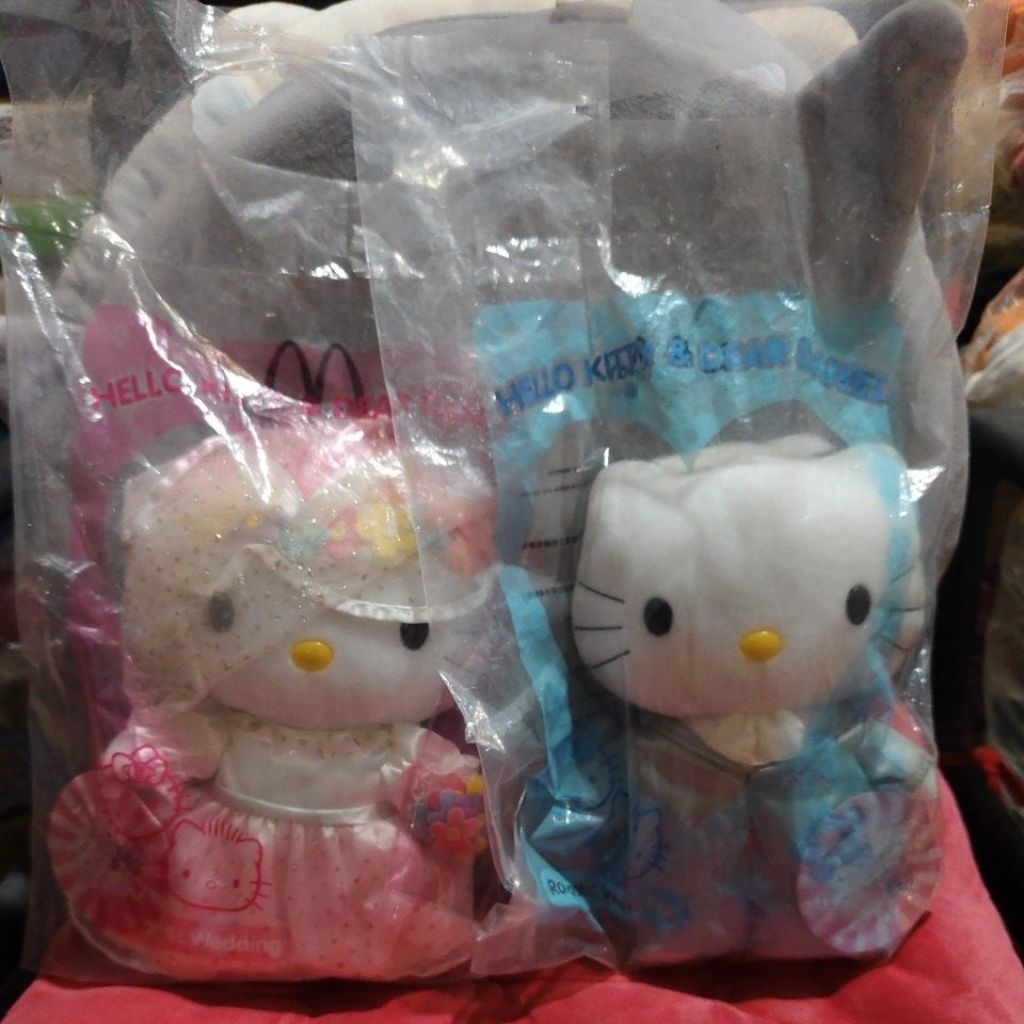 boneka hello kitty mcd couple kostum romantic wedding segel tag ori