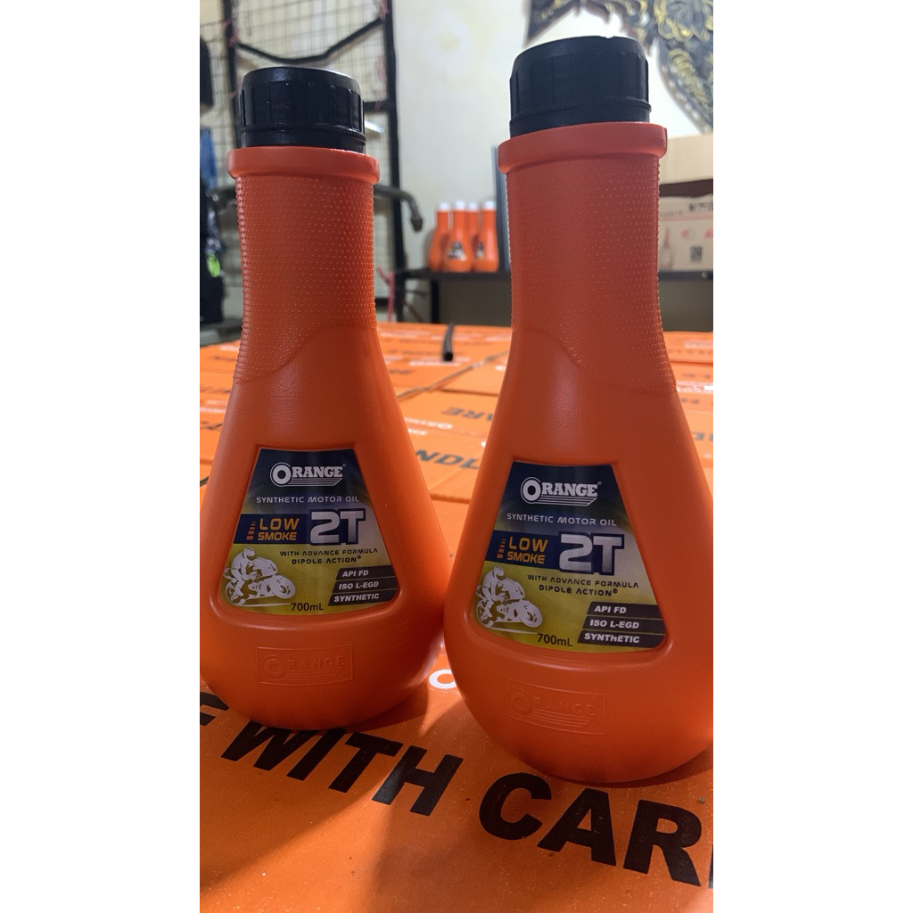 OLI 2T / OLI SAMPING MOTOR 2 TAK ORANGE LOW SMOKE / QRANGE 2T TUTUP HITAM 700ML ORIGINAL