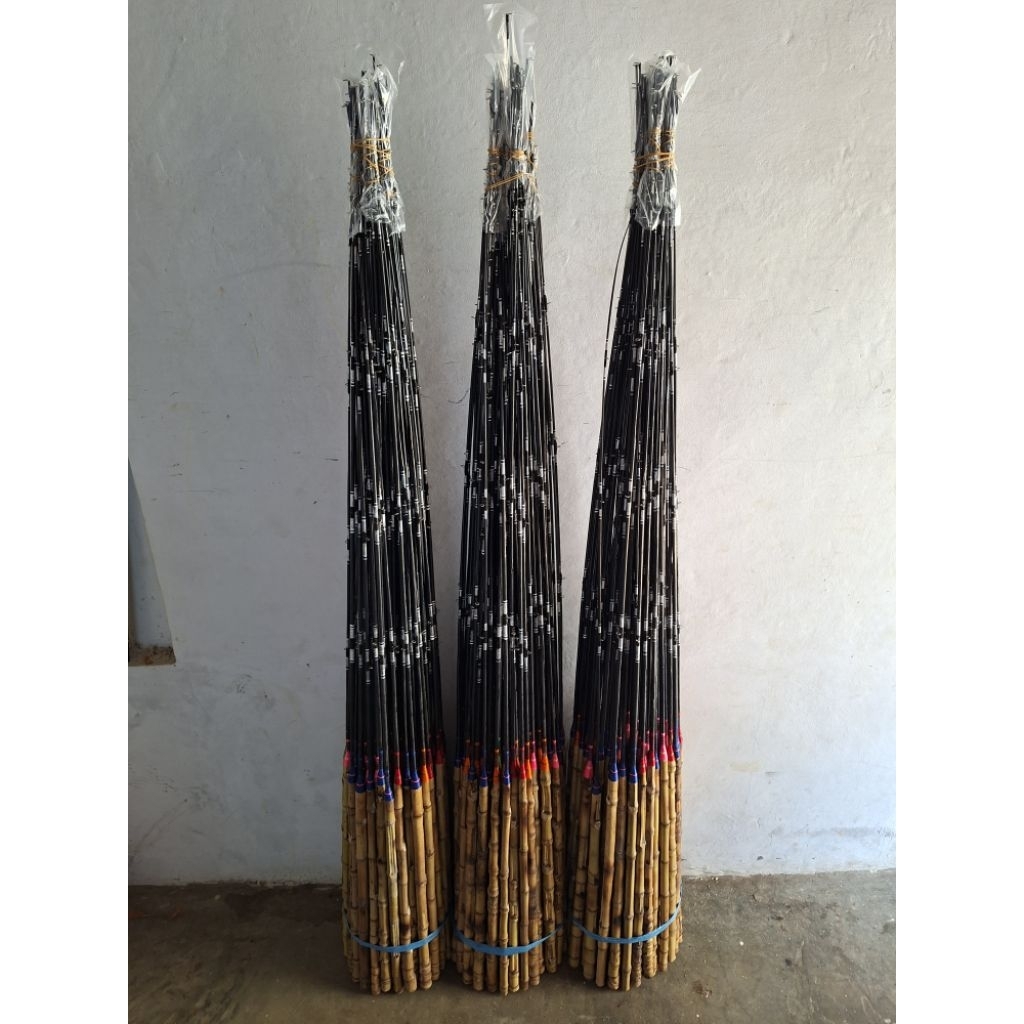 Joran fiber hitam pegangan bambu cendani