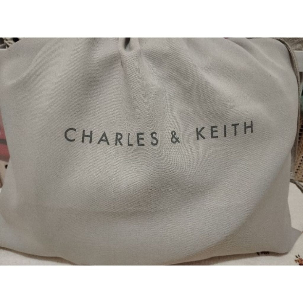 Preloved CK Koa Square Push Lock Shoulder Bag ORI