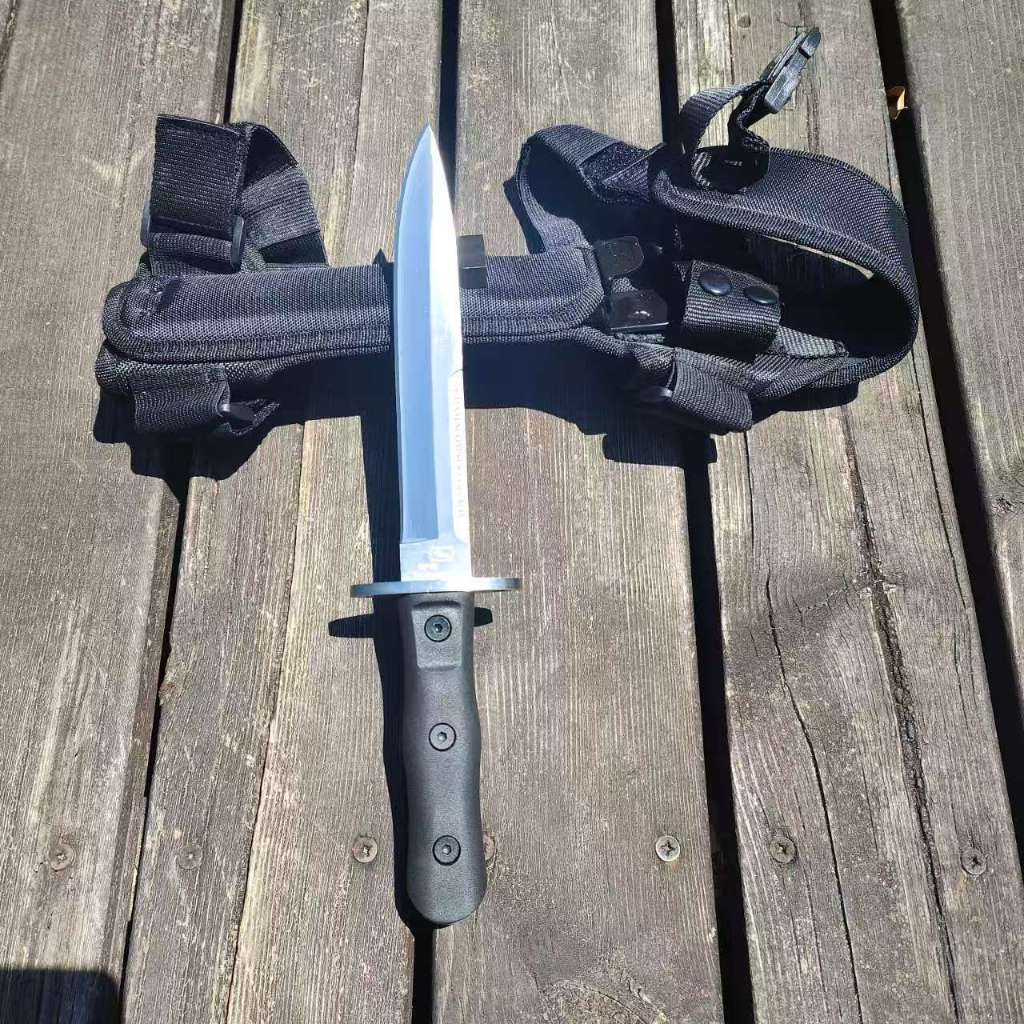 Extreme Force Pisau taktis premium 12 inci. Ketebalan 5,0 mm. Dilengkapi dengan sarung taktis.